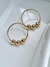 Brinco Circulo Tres Bolinhas I Banhado a Ouro 18k