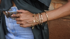 BRACELETE CRAVEJADO COM ZIRCÔNIAS - comprar online