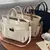 Bolsa Feminina Minimalista Urbana na internet