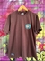Camiseta Wats Selo Marrom - comprar online