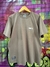 Camiseta Wats Logo Boton Capuchino