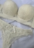 Conjunto com bojo e aro com renda floral Plus size -Off White - Delux Lingerie