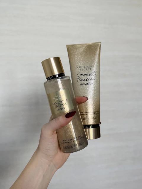 Coconut Passion Shimmer Body Splash & Body Lotion – Victoria’s Secret - comprar online