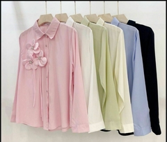 Blusa con detalle Flores en internet