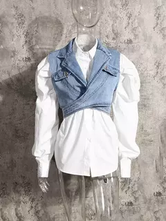 Cropped Denim Azul sobre Camisa Branca - comprar online