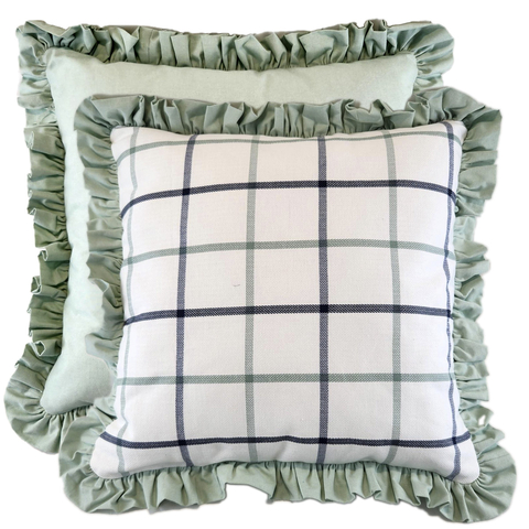 Almofada Decorativa CL Quadriculada em Tons de Verde com Babado