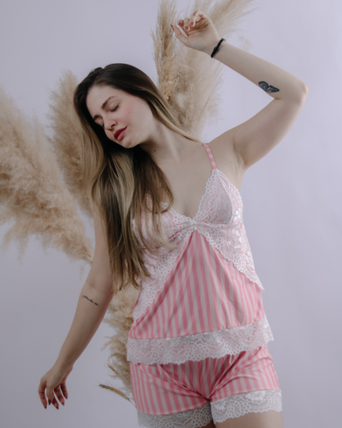 Pijama Em Malha Fria Com Detalhe Em Renda - Short Doll Listras Rosa
