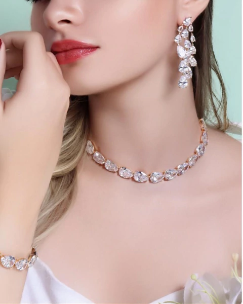 Brinco Longo Zircônia