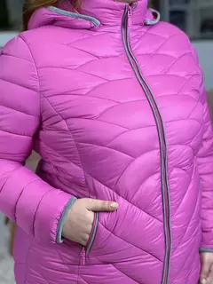Casaco Feminino De Plumas Plus Size com Capuz Removível Acabamento em Moletom na internet