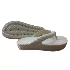 CHINELO ORTOPÉDICO NUVEM FLIP FLOP PLATAFORMA MACIO - EMISVILLE