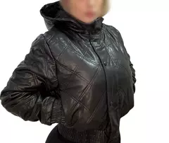Jaqueta Puffer Cropped Feminina Gola Alta Com Fecho Frontal - loja online