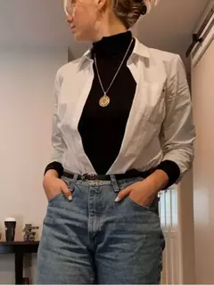 BLUSA MONNEI SUÉTER SÓLIDO GOLA ALTA MALHA TRICOT CACHARREL na internet