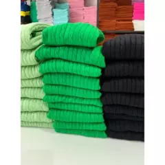 BLUSINHA CROOP TRICOT MODAL COM TRANÇAS