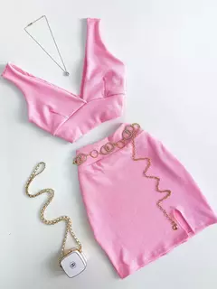 Conjunto Feminino em Anarruga Saia Curta e Cropped Decotado Crislane - EMISVILLE