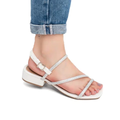 SANDÁLIA FEMININA SALTINHO BAIXO COM FIVELA E TIRA COM BRILHO - A013 BRANCO - comprar online