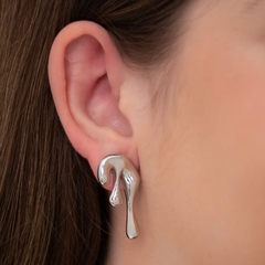 BRINCO ORGÂNICO \DERRETIDO\""";Brincos;Material;Ouro 18k;;;;;74.90;;0.01;5.00;30.00;20.00;;506712;20400;SIM;NÃO;;dropi;;;;SIM;;;;37.45 brinco-organico-trabalhado;BRINCO ORGÂNICO TRABALHADO;Brincos;Material;Ouro 18k;;;;;126.90;;0.01;5.00;30.00;20.00;;427709;20099;SIM;NÃO;;dropi;;;;SIM;;;;63.45 brinco-oval-madreperola;BRINCO OVAL MADREPÉROLA;Brincos;Material;Ouro 18k;;;;;114.90;;0.01;5.00;30.00;20.00;;368332;19706;SIM;NÃO;;dropi;;;;SIM;;;;57.45 brinco-oval-trabalhado;BRINCO OVAL TRABALHADO;Brincos;Material;Ouro 18k;;;;;136.90;;0.01;5.00;30.00;20.00;;280359;19187;SIM;NÃO;;dropi;;;;SIM;;;;68.45 brinco-pequeno-estilo-x-cravejado-e-liso;BRINCO PEQUENO ESTILO X CRAVEJADO E LISO;Brincos;Material;Ouro 18k;;;;;62.90;;0.01;5.00;30.00;20.00;;172660;18337;SIM;NÃO;;dropi;;;;SIM;;;;31.45 brinco-perola-bola-lisa-e-coracao-de-zirconia;BRINCO PÉROLA BOLA LISA E CORAÇÃO DE ZIRCÔNIA;Brincos;Material;Ouro 18k;;;;;138.90;;0.01;5.00;30.00;20.00;;416444;19921;SIM;NÃO;;dropi;;;;SIM;;;;69.45 brinco-perola-com-zirconia;BRINCO PÉROLA COM ZIRCÔNIA;Brincos;Material;Ouro 18k;;;;;144.90;;0.01;5.00;30.00;20.00;;416432;19916;SIM;NÃO;;dropi;;;;SIM;;;;72.45 brinco-perola-pequena-zirconia-colorida;BRINCO PÉROLA PEQUENA ZIRCÔNIA COLORIDA;Brincos;Material;Ouro 18k;;;;;94.90;;0.01;5.00;30.00;20.00;;427723;20013;SIM;NÃO;;dropi;;;;SIM;;;;47.45 choker-inspiracao-tiffany-m;;;Material;Ródio;;;;;156.90;;0.01;5.00;30.00;20.00;;292626;19434;;;;;;;;;;;;78.45 brinco-perola-shell-e-zirconia;BRINCO PÉROLA SHELL E ZIRCÔNIA;Brincos;Material;Ouro 18k;;;;;114.90;;0.01;5.00;30.00;20.00;;416440;19919;SIM;NÃO;;dropi;;;;SIM;;;;57.45 brinco-perola-tamano-gg;BRINCO PÉROLA TAMANO GG;Brincos;Material;Ouro 18k;;;;;49.90;;0.01;5.00;30.00;20.00;;259796;19078;SIM;NÃO;;dropi;;;;SIM;;;;24.95 bracelete-estilo-martelado;BRACELETE ESTILO MARTELADO;Pulseiras > Feminino;Material;Ouro 18k;;;;;262.90;;0.01;5.00;30.00;20.00;;293495;19351;SIM;NÃO;;dropi;;;;SIM;;;;131.45 bracelete-estilo-martelado;;;Material;Ródio;;;;;262.90;;0.01;5.00;30.00;20.00;;293496;19351;;;;;;;;;;;;131.45 argola-tres-fios-forma-geometrica;ARGOLA TRÊS FIOS FORMA GEOMÉTRICA;Brincos > Argolas;Material;Ouro 18k;;;;;84.90;;0.01;5.00;30.00;20.00;;300756;19520;SIM;NÃO;;dropi;;;;SIM;;;;42.45 bracelete-estilo-geometrico;BRACELETE ESTILO GEOMÉTRICO;Pulseiras > Feminino;Material;Ouro 18k;;;;;219.90;;0.01;5.00;30.00;20.00;;300787;19540;SIM;NÃO;;dropi;;;;SIM;;;;109.95 brinco-primeiro-e-segundo-furo-de-correntaria;BRINCO PRIMEIRO E SEGUNDO FURO DE CORRENTARIA;Brincos;Material;Ouro 18k;;;;;92.90;;0.01;5.00;30.00;20.00;;172284;17829;SIM;NÃO;;dropi;;;;SIM;;;;46.45 brinco-quadrado-cravejado;BRINCO QUADRADO CRAVEJADO;Brincos;Material;Ouro 18k;;;;;94.90;;0.01;5.00;30.00;20.00;;289163;19320;SIM;NÃO;;dropi;;;;SIM;;;;47.45 brinco-quadrado-liso-pp;BRINCO QUADRADO LISO PP;Brincos;Material;Ouro 18k;;;;;18.90;;0.01;5.00;30.00;20.00;;471143;20229;SIM;NÃO;;dropi;;;;SIM;;;;9.45 brinco-redondo-amassado-35cm;BRINCO REDONDO AMASSADO (3,5CM);Brincos;Material;Ouro 18k;;;;;98.90;;0.01;5.00;30.00;20.00;;259744;19026;SIM;NÃO;;dropi;;;;SIM;;;;49.45 brinco-redondo-inspiracao;BRINCO REDONDO INSPIRAÇÃO;Brincos;Material;Ouro 18k;;;;;104.90;;0.01;5.00;30.00;20.00;;368289;19643;SIM;NÃO;;dropi;;;;SIM;;;;52.45 brinco-de-botao-boleado-tamanho-m-25mm;;;Material;Ródio;;;;;49.90;;0.01;5.00;30.00;20.00;;300899;19503;;;;;;;;;;;;24.95 brinco-redondo-martelado-21cm;BRINCO REDONDO MARTELADO (2,1CM);Brincos;Material;Ouro 18k;;;;;66.90;;0.01;5.00;30.00;20.00;;271329;19123;SIM;NÃO;;dropi;;;;SIM;;;;33.45 bracelete-boleado-duas-cores-de-banho;BRACELETE BOLEADO DUAS CORES DE BANHO;Pulseiras > Feminino;Material;Dois banhos;;;;;136.90;;0.01;5.00;30.00;20.00;;323781;19577;SIM;NÃO;;dropi;;;;SIM;;;;68.45 argola-gota-boleada-m;ARGOLA GOTA BOLEADA M;Brincos > Argolas;Material;Ouro 18k;;;;;132.90;;0.01;5.00;30.00;20.00;;323803;19588;SIM;NÃO;;dropi;;;;SIM;;;;66.45 argola-gota-boleada-m;;;Material;Ródio;;;;;132.90;;0.01;5.00;30.00;20.00;;323804;19588;;;;;;;;;;;;66.45 brinco-redondo-zirconia-navete-1-cm;BRINCO REDONDO ZIRCONIA NAVETE. 1 CM;Brincos;Material;Ouro 18k;;;;;39.90;;0.01;5.00;30.00;20.00;;427749;20038;SIM;NÃO;;dropi;;;;SIM;;;;19.95 brinco-argola-articulada-gota-g;;;Material;Ródio;;;;;142.90;;0.01;5.00;30.00;20.00;;355532;16805;;;;;;;;;;;;71.45 brinco-tres-coracoes-esticados-cravejados;BRINCO TRÊS CORAÇÕES ESTICADOS CRAVEJADOS;Brincos;Material;Ouro 18k;;;;;122.90;;0.01;5.00;30.00;20.00;;328394;19632;SIM;NÃO;;dropi;;;;SIM;;;;61.45 brinco-tres-coracoes-esticados-cravejados;;;Material;Ródio;;;;;122.90;;0.01;5.00;30.00;20.00;;503040;19632;;;;;;;;;;;;61.45 argola-grossa-lisa-co-perola-grande-na-ponta;ARGOLA GROSSA LISA CO PÉROLA GRANDE NA PONTA;Brincos > Argolas;Material;Ouro 18k;;;;;112.90;;0.01;5.00;30.00;20.00;;328404;19662;SIM;NÃO;;dropi;;;;SIM;;;;56.45 brinco-trevo-com-zirconia;BRINCO TREVO COM ZIRCÔNIA;Brincos;Material;Ouro 18k;;;;;69.90;;0.01;5.00;30.00;20.00;;463437;20093;SIM;NÃO;;dropi;;;;SIM;;;;34.95 brinco-zirconia-e-bola-lisa;BRINCO ZIRCÔNIA E BOLA LISA;Brincos;Material;Ouro 18k;;;;;98.00;;0.01;5.00;30.00;20.00;;293394;19378;SIM;NÃO;;dropi;;;;SIM;;;;49.00 brinco-zirconia-gota-dobrada;BRINCO ZIRCONIA GOTA DOBRADA;Brincos;Material;Ouro 18k;;;;;94.90;;0.01;5.00;30.00;20.00;;427780;20055;SIM;NÃO;;dropi;;;;SIM;;;;47.45 brinco-zirconia-moldura-cravejada;BRINCO ZIRCONIA MOLDURA CRAVEJADA;Brincos;Material;Ouro 18k;;;;;92.90;;0.01;5.00;30.00;20.00;;427786;20058;SIM;NÃO;;dropi;;;;SIM;;;;46.45 choker-3-por-1-06-mm;CHOKER 3 POR 1. 0,6 MM;Colares e Pingentes;Material;Ouro 18k;;;;;132.90;;0.01;5.00;30.00;20.00;;463457;20251;SIM;NÃO;;dropi;;;;SIM;;;;66.45 choker-aro-c-circulos-dois-banhos;CHOKER ARO C/ CÍRCULOS DOIS BANHOS;Colares e Pingentes;Material;Ouro 18k;;;;;122.90;;0.01;5.00;30.00;20.00;;463464;20254;SIM;NÃO;;dropi;;;;SIM;;;;61.45 choker-com-coracoes-de-chapa-pendurados;CHOKER COM CORAÇÕES DE CHAPA PENDURADOS;Colares e Pingentes;Material;Ouro 18k;;;;;84.90;;0.01;5.00;30.00;20.00;;300781;19537;SIM;NÃO;;dropi;;;;SIM;;;;42.45 anel-elo-liso-vazado-grosso;ANEL ELO LISO VAZADO GROSSO;Aneis;TAMANHO;6;Material;Ouro 18k;;;108.90;;0.01;5.00;30.00;20.00;;366450;18986;SIM;NÃO;;dropi;;;;SIM;;;;54.45 anel-elo-liso-vazado-grosso;;;TAMANHO;20;Material;Ouro 18k;;;108.90;;0.01;5.00;30.00;20.00;;366451;18986;;;;;;;;;;;;54.45 anel-elo-liso-vazado-grosso;;;TAMANHO;20;Material;Ródio;;;108.90;;0.01;5.00;30.00;20.00;;366452;18986;;;;;;;;;;;;54.45 choker-com-corrente-de-coracao-achatado;CHOKER COM CORRENTE DE CORAÇÃO ACHATADO;Colares e Pingentes;Material;Ouro 18k;;;;;79.90;;0.01;5.00;30.00;20.00;;170945;11033;SIM;NÃO;;dropi;;;;SIM;;;;39.95 anel-inspiracao;ANEL INSPIRAÇÃO;Aneis;Material;Ouro 18k;;;;;132.90;;0.01;5.00;30.00;20.00;;368296;19648;SIM;NÃO;;dropi;;;;SIM;;;;66.45 choker-cordao-baiano-1-cm-tam-44-cm-5-ext;CHOKER CORDÃO BAIANO 1 CM (TAM 44 CM + 5 EXT);Colares e Pingentes;Material;Ouro 18k;;;;;302.90;;0.01;5.00;30.00;20.00;;437434;20129;SIM;NÃO;;dropi;;;;SIM;;;;151.45 choker-cordao-baiano-6mm-corrente-33cm-5cm-de-extensor;CHOKER CORDÃO BAIANO 6MM (CORRENTE 33CM + 5CM DE EXTENSOR);Colares e Pingentes;Material;Ouro 18k;;;;;209.90;;0.01;5.00;30.00;20.00;;171765;17381;SIM;NÃO;;dropi;;;;SIM;;;;104.95 argola-redonda-lisa-pequena;ARGOLA REDONDA LISA PEQUENA;Brincos > Argolas;Material;Ouro 18k;;;;;62.90;;0.01;5.00;30.00;20.00;;368395;19775;SIM;NÃO;;dropi;;;;SIM;;;;31.45 choker-corrente-cadeado-pequeno;CHOKER CORRENTE CADEADO PEQUENO;Colares e Pingentes;Material;Ródio;;;;;84.90;;0.01;5.00;30.00;20.00;;426210;19997;SIM;NÃO;;dropi;;;;SIM;;;;42.45 choker-corrente-dois-coracoes-vazados;CHOKER CORRENTE DOIS CORAÇÕES VAZADOS;Colares e Pingentes;Material;Ouro 18k;;;;;119.90;;0.01;5.00;30.00;20.00;;289115;19302;SIM;NÃO;;dropi;;;;SIM;;;;59.95 choker-corrente-grumet-tradicional;CHOKER CORRENTE GRUMET TRADICIONAL;Colares e Pingentes;Material;Ouro 18k;;;;;159.90;;0.01;5.00;30.00;20.00;;248470;18876;SIM;NÃO;;dropi;;;;SIM;;;;79.95 brinco-de-zirconia-1-cm;;;Material;Ródio;;;;;66.90;;0.01;5.00;30.00;20.00;;460255;19830;;;;;;;;;;;;33.45 choker-corrente-veneziana-com-pingente-de-cruz-divino-e-zirconi;CHOKER CORRENTE VENEZIANA COM Pingente DE CRUZ, DIVINO E ZIRCÔNI;Colares e Pingentes;Material;Ouro 18k;;;;;92.90;;0.10;5.00;30.00;20.00;;463429;20081;SIM;NÃO;;dropi;;;;SIM;;;;46.45 trio-zirconias-rosa-roxa-e-azul;;;Material;Ródio;;;;;48.90;;0.01;5.00;30.00;20.00;;371323;19746;;;;;;;;;;;;24.45 bracelete-fio-com-circulo-vazado;BRACELETE FIO COM CÍRCULO VAZADO;Pulseiras > Feminino;Material;Ouro 18k;;;;;119.90;;0.01;5.00;30.00;20.00;;371329;19803;SIM;NÃO;;dropi;;;;SIM;;;;59.95 choker-corrente-veneziana-e-bolinha-com-pingente-coracao-crave;CHOKER CORRENTE VENEZIANA E BOLINHA COM Pingente CORAÇÃO CRAVE.;Colares e Pingentes;Material;Ouro 18k;;;;;94.90;;0.01;5.00;30.00;20.00;;289254;19335;SIM;NÃO;;dropi;;;;SIM;;;;47.45 choker-de-lacraia-6mm;CHOKER DE LACRAIA 6MM;Colares e Pingentes;Material;Ouro 18k;;;;;142.90;;0.01;5.00;30.00;20.00;;234946;18578;SIM;NÃO;;dropi;;;;SIM;;;;71.45 choker-diamantado;CHOKER DIAMANTADO;Colares e Pingentes;Material;Ouro 18k;;;;;108.90;;0.01;5.00;30.00;20.00;;283936;19253;SIM;NÃO;;dropi;;;;SIM;;;;54.45 choker-dourada-borboleta-madreperola;CHOKER DOURADA BORBOLETA MADREPÉROLA;Colares e Pingentes;Material;Ouro 18k;;;;;132.90;;0.01;5.00;30.00;20.00;;439059;20206;SIM;NÃO;;dropi;;;;SIM;;;;66.45 choker-dourada-elos-e-chapas-p;CHOKER DOURADA ELOS E CHAPAS P;Colares e Pingentes;Material;Ouro 18k;;;;;99.90;;0.01;5.00;30.00;20.00;;328426;19655;SIM;NÃO;;dropi;;;;SIM;;;;49.95 choker-elos-grossos-com-fio-quadrado-duas-cores;CHOKER ELOS GROSSOS COM FIO QUADRADO DUAS CORES;Colares e Pingentes;Material;Ouro 18k;;;;;329.90;;0.01;5.00;30.00;20.00;;292672;19453;SIM;NÃO;;dropi;;;;SIM;;;;164.95 colar-trevo-preto-choker;;;Material;Ródio;;;;;100.00;;0.01;5.00;30.00;20.00;;415190;19553;;;;;;;;;;;;50.00 choker-elos-ovais-finos;CHOKER ELOS OVAIS FINOS;Colares e Pingentes;Material;Ouro 18k;;;;;169.90;;0.01;5.00;30.00;20.00;;172510;18259;SIM;NÃO;;dropi;;;;SIM;;;;84.95 choker-fio-de-nylon-com-pingente-espirito-santo;CHOKER FIO DE NYLON COM PINGENTE ESPIRITO SANTO;Colares e Pingentes;Material;Ouro 18k;;;;;96.90;;0.01;5.00;30.00;20.00;;463450;20247;SIM;NÃO;;dropi;;;;SIM;;;;48.45 choker-frente-larga-e-elos-grossos-ovais;CHOKER FRENTE LARGA E ELOS GROSSOS OVAIS;Colares e Pingentes;Material;Ouro 18k;;;;;199.90;;0.01;5.00;30.00;20.00;;363681;16141;SIM;NÃO;;dropi;;;;SIM;;;;99.95 pulseira-bracelete-abraco;;;Material;Ródio;;;;;136.90;;0.02;5.00;30.00;20.00;;416465;19931;;;;;;;;;;;;68.45 pulseira-bracelete-abraco;;;Material;Dois banhos;;;;;136.90;;0.02;5.00;30.00;20.00;;429930;19931;;;;;;;;;;;;68.45 bracelete-abraco-vazado-largo;BRACELETE ABRAÇO VAZADO LARGO;Pulseiras > Feminino;Material;Ouro 18k;;;;;142.90;;0.01;5.00;30.00;20.00;;416500;19945;SIM;NÃO;;dropi;;;;SIM;;;;71.45 bracelete-abraco-vazado-largo;;;Material;Ródio;;;;;142.90;;0.01;5.00;30.00;20.00;;416501;19945;;;;;;;;;;;;71.45 argola-tubos-duas-cores-tamanho-m;ARGOLA TUBOS DUAS CORES TAMANHO M;Brincos > Argolas;Material;Dois banhos;;;;;99.90;;0.01;5.00;30.00;20.00;;416512;19949;SIM;NÃO;;dropi;;;;SIM;;;;49.95 argola-tubos-duas-cores-tamanho-m;;;Material;Ouro 18k;;;;;99.90;;0.01;5.00;30.00;20.00;;416862;19949;;;;;;;;;;;;49.95 argola-de-pressao-coracao-de-zirconia;ARGOLA DE PRESSÃO CORAÇÃO DE ZIRCÔNIA;Brincos > Argolas;Material;Ouro 18k;;;;;52.90;;0.01;5.00;30.00;20.00;;426145;19972;SIM;NÃO;;dropi;;;;SIM;;;;26.45 argola-de-pressao-coracao-de-zirconia;;;Material;Ródio;;;;;52.90;;0.01;5.00;30.00;20.00;;426146;19972;;;;;;;;;;;;26.45 argola-cravejada-com-pingente-arvore-da-vida;ARGOLA CRAVEJADA COM PINGENTE ÁRVORE DA VIDA;Brincos > Argolas;Material;Ouro 18k;;;;;54.90;;0.01;5.00;30.00;20.00;;426177;19984;SIM;NÃO;;dropi;;;;SIM;;;;27.45 argola-cravejada-com-pingente-arvore-da-vida;;;Material;Ródio;;;;;54.90;;0.01;5.00;30.00;20.00;;426178;19984;;;;;;;;;;;;27.45 choker-grumet-5mm-elos-grossos;CHOKER GRUMET 5MM ELOS GROSSOS;Colares e Pingentes;Material;Ouro 18k;;;;;142.90;;0.01;5.00;30.00;20.00;;277243;18792;SIM;NÃO;;dropi;;;;SIM;;;;71.45 choker-inspiracao-tiffany-m;CHOKER INSPIRAÇÃO TIFFANY M;Colares e Pingentes;Material;Ouro 18k;;;;;156.90;;0.01;5.00;30.00;20.00;;292625;19434;SIM;NÃO;;dropi;;;;SIM;;;;78.45 choker-perola-organica-na-corrente-de-elos-redondos;CHOKER PÉROLA ORGÂNICA NA CORRENTE DE ELOS REDONDOS;Colares e Pingentes;Material;Ouro 18k;;;;;88.90;;0.01;5.00;30.00;20.00;;460737;20260;SIM;NÃO;;dropi;;;;SIM;;;;44.45 choker-todo-de-perola-tam-m;CHOKER TODO DE PÉROLA TAM M;Colares e Pingentes;Material;Ouro 18k;;;;;72.90;;0.01;5.00;30.00;20.00;;300799;19545;SIM;NÃO;;dropi;;;;SIM;;;;36.45 anel-ondulado;ANEL ONDULADO.;Aneis;TAMANHO;19;Material;Ouro 18k;;;134.90;;0.01;5.00;30.00;20.00;;426239;20023;SIM;NÃO;;dropi;;;;SIM;;;;67.45 anel-ondulado;;;TAMANHO;22;Material;Ouro 18k;;;134.90;;0.01;5.00;30.00;20.00;;426240;20023;;;;;;;;;;;;67.45 anel-ondulado;;;TAMANHO;24;Material;Ouro 18k;;;134.90;;0.01;5.00;30.00;20.00;;426241;20023;;;;;;;;;;;;67.45 anel-ondulado;;;TAMANHO;25;Material;Ouro 18k;;;134.90;;0.01;5.00;30.00;20.00;;426242;20023;;;;;;;;;;;;67.45 anel-ondulado;;;TAMANHO;19;Material;Ródio;;;134.90;;0.01;5.00;30.00;20.00;;426243;20023;;;;;;;;;;;;67.45 anel-ondulado;;;TAMANHO;22;Material;Ródio;;;134.90;;0.01;5.00;30.00;20.00;;426244;20023;;;;;;;;;;;;67.45 anel-ondulado;;;TAMANHO;23;Material;Ródio;;;134.90;;0.01;5.00;30.00;20.00;;426245;20023;;;;;;;;;;;;67.45 anel-ondulado;;;TAMANHO;24;Material;Ródio;;;134.90;;0.01;5.00;30.00;20.00;;426246;20023;;;;;;;;;;;;67.45 anel-ondulado;;;TAMANHO;25;Material;Ródio;;;134.90;;0.01;5.00;30.00;20.00;;426247;20023;;;;;;;;;;;;67.45 choker-trio-de-perola;CHOKER TRIO DE PÉROLA;Colares e Pingentes;Material;Ouro 18k;;;;;124.90;;0.01;5.00;30.00;20.00;;292682;19472;SIM;NÃO;;dropi;;;;SIM;;;;62.45 colar-choker-corrente-bolas;COLAR CHOKER CORRENTE BOLAS;Colares e Pingentes;Material;Ouro 18k;;;;;99.90;;0.01;5.00;30.00;20.00;;427808;20070;SIM;NÃO;;dropi;;;;SIM;;;;49.95 argola-articulada-borboleta-colorida;ARGOLA ARTICULADA BORBOLETA COLORIDA;Brincos > Argolas;Material;Ouro 18k;;;;;129.90;;0.01;5.00;30.00;20.00;;427725;20014;SIM;NÃO;;dropi;;;;SIM;;;;64.95 colar-choker-corrente-de-bolinhas;COLAR CHOKER CORRENTE DE BOLINHAS;Colares e Pingentes;Material;Ouro 18k;;;;;62.90;;0.01;5.00;30.00;20.00;;427792;20061;SIM;NÃO;;dropi;;;;SIM;;;;31.45 argola-com-zirconia-na-ponta-3-cm;ARGOLA COM ZIRCÔNIA NA PONTA. 3 CM;Brincos > Argolas;Material;Ouro 18k;;;;;68.90;;0.01;5.00;30.00;20.00;;427735;20030;SIM;NÃO;;dropi;;;;SIM;;;;34.45 argola-em-forma-de-coracao-5-cm;ARGOLA EM FORMA DE CORAÇÃO. 5 CM;Brincos > Argolas;Material;Ouro 18k;;;;;96.90;;0.01;5.00;30.00;20.00;;427743;20035;SIM;NÃO;;dropi;;;;SIM;;;;48.45 argola-fio-torcido-5-cm;ARGOLA FIO TORCIDO. 5 CM;Brincos > Argolas;Material;Ouro 18k;;;;;73.90;;0.01;5.00;30.00;20.00;;427758;20043;SIM;NÃO;;dropi;;;;SIM;;;;36.95 argola-toda-cravejada-3-cm;ARGOLA TODA CRAVEJADA. 3 CM;Brincos > Argolas;Material;Ouro 18k;;;;;126.90;;0.01;5.00;30.00;20.00;;427772;20051;SIM;NÃO;;dropi;;;;SIM;;;;63.45 colar-choker-elos-coracoes-4-mm;COLAR CHOKER ELOS CORAÇÕES 4 MM;Colares e Pingentes;Material;Ouro 18k;;;;;79.90;;0.01;5.00;30.00;20.00;;427810;20071;SIM;NÃO;;dropi;;;;SIM;;;;39.95 colar-choker-elos-vazados-e-diamantados;COLAR CHOKER ELOS VAZADOS E DIAMANTADOS;Colares e Pingentes;Material;Ouro 18k;;;;;102.90;;0.01;5.00;30.00;20.00;;471135;20074;SIM;NÃO;;dropi;;;;SIM;;;;51.45 colar-choker-triplo-corrente-veneziana-redonda-duas-cores;COLAR CHOKER TRIPLO CORRENTE VENEZIANA REDONDA DUAS CORES;Colares e Pingentes;Material;Dois banhos;;;;;196.90;;0.03;5.00;30.00;20.00;;439100;20182;SIM;NÃO;;dropi;;;;SIM;;;;98.45 colar-com-pingente-de-coracao-cravejado-cristal-menina;COLAR COM PINGENTE DE CORAÇÃO CRAVEJADO CRISTAL MENINA;Colares e Pingentes;Material;Ouro 18k;;;;;179.90;;0.01;5.00;30.00;20.00;;280401;19212;SIM;NÃO;;dropi;;;;SIM;;;;89.95 colar-com-pingente-de-coracao-e-menino-com-zirconia-no-meio;COLAR COM PINGENTE DE CORAÇÃO E MENINO COM ZIRCÔNIA NO MEIO;Colares e Pingentes;Material;Ródio;;;;;109.90;;0.01;5.00;30.00;20.00;;171946;13077;SIM;NÃO;;dropi;;;;SIM;;;;54.95 colar-com-pingente-de-menino-no-skate;COLAR COM PINGENTE DE MENINO NO SKATE;Colares e Pingentes;Material;Ouro 18k;;;;;88.90;;0.01;5.00;30.00;20.00;;504926;8500;SIM;NÃO;;dropi;;;;SIM;;;;44.45 colar-com-pingente-oval-liso-45-cm;COLAR COM PINGENTE OVAL LISO 45 CM;Colares e Pingentes;Material;Ouro 18k;;;;;78.90;;0.01;5.00;30.00;20.00;;300874;19463;SIM;NÃO;;dropi;;;;SIM;;;;39.45 brinco-coracao-cravejado-minimalista;;;Material;Ródio;;;;;104.90;;0.01;5.00;30.00;20.00;;510500;20085;;;;;;;;;;;;52.45 colar-com-pingente-ponto-de-luz-de-coracao-tam-p-com-corrent;COLAR COM PINGENTE PONTO DE LUZ DE CORAÇÃO TAM P COM CORRENT;Colares e Pingentes;Material;Ouro 18k;;;;;78.90;;0.01;5.00;30.00;20.00;;300604;14422;SIM;NÃO;;dropi;;;;SIM;;;;39.45 colar-com-pingente-quadrado-liso-45-cm;COLAR COM PINGENTE QUADRADO LISO 45 CM;Colares e Pingentes;Material;Ouro 18k;;;;;92.90;;0.01;5.00;30.00;20.00;;300878;19465;SIM;NÃO;;dropi;;;;SIM;;;;46.45 colar-coracao-cravejado-filha-cravejada-rubi;COLAR CORAÇÃO CRAVEJADO FILHA CRAVEJADA RUBI;Colares e Pingentes;Material;Ouro 18k;;;;;162.90;;0.01;5.00;30.00;20.00;;280399;19210;SIM;NÃO;;dropi;;;;SIM;;;;81.45 colar-cordao-baiano-3mm-40cm-5-de-extensor;COLAR CORDÃO BAIANO 3MM (40CM + 5 DE EXTENSOR);Colares e Pingentes;Material;Ouro 18k;;;;;166.90;;0.01;5.00;30.00;20.00;;277218;18960;SIM;NÃO;;dropi;;;;SIM;;;;83.45 colar-corrente-elo-portugues-com-pingente-cruz-e-zirconia;COLAR CORRENTE ELO PORTUGUÊS COM PINGENTE CRUZ E ZIRCÔNIA;Colares e Pingentes;Material;Ouro 18k;;;;;118.90;;0.01;5.00;30.00;20.00;;416429;19805;SIM;NÃO;;dropi;;;;SIM;;;;59.45 brinco-argola-articulada-gota-p;;;Material;Ródio;;;;;129.90;;0.01;5.00;30.00;20.00;;363657;19731;;;;;;;;;;;;64.95 colar-corrente-elos-coracoes-diamantados;COLAR CORRENTE ELOS CORAÇÕES DIAMANTADOS;Colares e Pingentes;Material;Ouro 18k;;;;;98.90;;0.01;5.00;30.00;20.00;;427806;20069;SIM;NÃO;;dropi;;;;SIM;;;;49.45 colar-corrente-veneziana-com-pingente-coracao-liso-boleado-g;COLAR CORRENTE VENEZIANA COM PINGENTE CORAÇÃO LISO BOLEADO G;Colares e Pingentes;Material;Ouro 18k;;;;;164.90;;0.01;5.00;30.00;20.00;;328418;19653;SIM;NÃO;;dropi;;;;SIM;;;;82.45 colar-corrente-veneziana-com-pingente-de-anjo-com-zirconia;COLAR CORRENTE VENEZIANA COM PINGENTE DE ANJO COM ZIRCÔNIA;Colares e Pingentes;Material;Ouro 18k;;;;;92.90;;0.01;5.00;30.00;20.00;;363669;19681;SIM;NÃO;;dropi;;;;SIM;;;;46.45 colar-corrente-veneziana-com-pingente-de-cachorro;COLAR CORRENTE VENEZIANA COM PINGENTE DE CACHORRO;Colares e Pingentes;Material;Ouro 18k;;;;;78.90;;0.01;5.00;30.00;20.00;;300833;19346;SIM;NÃO;;dropi;;;;SIM;;;;39.45 anel-quadrado-boleado;ANEL QUADRADO BOLEADO;Aneis;Material;Ouro 18k;;;;;148.90;;0.01;5.00;30.00;20.00;;368298;19649;SIM;NÃO;;dropi;;;;SIM;;;;74.45 anel-frente-quadrada-grossa;ANEL FRENTE QUADRADA GROSSA;Aneis;TAMANHO;15;Material;Ouro 18k;;;158.90;;0.01;5.00;30.00;20.00;;368302;19687;SIM;NÃO;;dropi;;;;SIM;;;;79.45 anel-frente-quadrada-grossa;;;TAMANHO;17;Material;Ouro 18k;;;158.90;;0.01;5.00;30.00;20.00;;368303;19687;;;;;;;;;;;;79.45 anel-frente-quadrada-grossa;;;TAMANHO;18;Material;Ouro 18k;;;158.90;;0.01;5.00;30.00;20.00;;368304;19687;;;;;;;;;;;;79.45 anel-frente-quadrada-grossa;;;TAMANHO;19;Material;Ouro 18k;;;158.90;;0.01;5.00;30.00;20.00;;368305;19687;;;;;;;;;;;;79.45 anel-frente-quadrada-grossa;;;TAMANHO;21;Material;Ouro 18k;;;158.90;;0.01;5.00;30.00;20.00;;368306;19687;;;;;;;;;;;;79.45 anel-frente-quadrada-grossa;;;TAMANHO;22;Material;Ouro 18k;;;158.90;;0.01;5.00;30.00;20.00;;368307;19687;;;;;;;;;;;;79.45 anel-solitario-estilo-chuveiro;ANEL SOLITÁRIO ESTILO CHUVEIRO;Aneis;TAMANHO;14;Material;Ouro 18k;;;84.90;;0.01;5.00;30.00;20.00;;368353;19696;SIM;NÃO;;dropi;;;;SIM;;;;42.45 anel-solitario-estilo-chuveiro;;;TAMANHO;15;Material;Ouro 18k;;;84.90;;0.01;5.00;30.00;20.00;;368354;19696;;;;;;;;;;;;42.45 anel-solitario-estilo-chuveiro;;;TAMANHO;17;Material;Ouro 18k;;;84.90;;0.01;5.00;30.00;20.00;;368355;19696;;;;;;;;;;;;42.45 anel-solitario-estilo-chuveiro;;;TAMANHO;18;Material;Ouro 18k;;;84.90;;0.01;5.00;30.00;20.00;;368356;19696;;;;;;;;;;;;42.45 anel-solitario-estilo-chuveiro;;;TAMANHO;19;Material;Ouro 18k;;;84.90;;0.01;5.00;30.00;20.00;;368357;19696;;;;;;;;;;;;42.45 anel-solitario-estilo-chuveiro;;;TAMANHO;20;Material;Ouro 18k;;;84.90;;0.01;5.00;30.00;20.00;;368358;19696;;;;;;;;;;;;42.45 anel-solitario-estilo-chuveiro;;;TAMANHO;21;Material;Ouro 18k;;;84.90;;0.01;5.00;30.00;20.00;;368359;19696;;;;;;;;;;;;42.45 anel-solitario-estilo-chuveiro;;;TAMANHO;22;Material;Ouro 18k;;;84.90;;0.01;5.00;30.00;20.00;;368360;19696;;;;;;;;;;;;42.45 anel-solitario-estilo-chuveiro;;;TAMANHO;23;Material;Ouro 18k;;;84.90;;0.01;5.00;30.00;20.00;;368361;19696;;;;;;;;;;;;42.45 anel-solitario-estilo-chuveiro;;;TAMANHO;24;Material;Ouro 18k;;;84.90;;0.01;5.00;30.00;20.00;;368362;19696;;;;;;;;;;;;42.45 argola-com-pingente-simples-de-coracao-cravejado;ARGOLA COM PINGENTE SIMPLES DE CORAÇÃO CRAVEJADO;Brincos > Argolas;Material;Ouro 18k;;;;;48.90;;0.01;5.00;30.00;20.00;;368415;19782;SIM;NÃO;;dropi;;;;SIM;;;;24.45 colar-corrente-veneziana-com-pingente-de-gato;COLAR CORRENTE VENEZIANA COM PINGENTE DE GATO;Colares e Pingentes;Material;Ouro 18k;;;;;78.90;;0.01;5.00;30.00;20.00;;300829;19345;SIM;NÃO;;dropi;;;;SIM;;;;39.45 colar-corrente-veneziana-com-pingente-divino-cruz-e-zirconia-p;COLAR CORRENTE VENEZIANA COM Pingente DIVINO, CRUZ E ZIRCÔNIA P;Colares e Pingentes;Material;Ouro 18k;;;;;88.90;;0.01;5.00;30.00;20.00;;463440;20095;SIM;NÃO;;dropi;;;;SIM;;;;44.45 colar-corrente-veneziana-com-pingente-dois-coracoes;COLAR CORRENTE VENEZIANA COM PINGENTE DOIS CORAÇÕES;Colares e Pingentes;Material;Ouro 18k;;;;;88.90;;0.01;5.00;30.00;20.00;;399805;19804;SIM;NÃO;;dropi;;;;SIM;;;;44.45 bracelete-fio-com-coracao-vazado;BRACELETE FIO COM CORAÇÃO VAZADO;Relógios > Feminino;Material;Ouro 18k;;;;;119.90;;0.01;5.00;30.00;20.00;;371327;19802;SIM;NÃO;;dropi;;;;SIM;;;;59.95 argola-aberta-de-perola-com-elos;ARGOLA ABERTA DE PÉROLA COM ELOS;Brincos > Argolas;Material;Ouro 18k;;;;;76.90;;0.01;5.00;30.00;20.00;;371346;19844;SIM;NÃO;;dropi;;;;SIM;;;;38.45 argola-aberta-larga-boleada-pequena;ARGOLA ABERTA LARGA BOLEADA PEQUENA;Brincos > Argolas;Material;Ouro 18k;;;;;44.90;;0.01;5.00;30.00;20.00;;399793;19748;SIM;NÃO;;dropi;;;;SIM;;;;22.45 argola-aberta-larga-boleada-pequena;;;Material;Ródio;;;;;44.90;;0.01;5.00;30.00;20.00;;399794;19748;;;;;;;;;;;;22.45 colar-corrente-veneziana-com-pingente-menino-cravejado;COLAR CORRENTE VENEZIANA COM PINGENTE MENINO CRAVEJADO;Colares e Pingentes;Material;Ouro 18k;;;;;99.90;;0.01;5.00;30.00;20.00;;300825;19342;SIM;NÃO;;dropi;;;;SIM;;;;49.95 colar-corrente-veneziana-com-pingente-redondo-liso;COLAR CORRENTE VENEZIANA COM PINGENTE REDONDO LISO;Colares e Pingentes;Material;Ouro 18k;;;;;129.90;;0.01;5.00;30.00;20.00;;289177;19281;SIM;NÃO;;dropi;;;;SIM;;;;64.95 colar-corrente-veneziana-com-pingente-redondo-pai-nosso;COLAR CORRENTE VENEZIANA COM PINGENTE REDONDO PAI NOSSO;Colares e Pingentes;Material;Ouro 18k;;;;;79.90;;0.01;5.00;30.00;20.00;;328437;19568;SIM;NÃO;;dropi;;;;SIM;;;;39.95 colar-corrente-veneziana-com-pingente-retangular-liso;COLAR CORRENTE VENEZIANA COM PINGENTE RETANGULAR LISO;Colares e Pingentes;Material;Ouro 18k;;;;;102.90;;0.01;5.00;30.00;20.00;;289181;19283;SIM;NÃO;;dropi;;;;SIM;;;;51.45 colar-corrente-veneziana-com-pingente-trevo-de-zirconia;COLAR CORRENTE VENEZIANA COM PINGENTE TREVO DE ZIRCÔNIA;Colares e Pingentes;Material;Ouro 18k;;;;;84.90;;0.01;5.00;30.00;20.00;;328441;19569;SIM;NÃO;;dropi;;;;SIM;;;;42.45 colar-de-perolas-diversos-tamanhos;COLAR DE PÉROLAS DIVERSOS TAMANHOS;Colares e Pingentes;Material;Ouro 18k;;;;;98.90;;0.01;5.00;30.00;20.00;;300801;19546;SIM;NÃO;;dropi;;;;SIM;;;;49.45 colar-dourado-bastao-e-bolinha;COLAR DOURADO BASTÃO E BOLINHA;Colares e Pingentes;Material;Ouro 18k;;;;;79.90;;0.01;5.00;30.00;20.00;;427814;20073;SIM;NÃO;;dropi;;;;SIM;;;;39.95 colar-dourado-pingente-esfera-na-veneziana;COLAR DOURADO PINGENTE ESFERA NA VENEZIANA;Colares e Pingentes;Material;Ouro 18k;;;;;142.90;;0.01;5.00;30.00;20.00;;289175;19326;SIM;NÃO;;dropi;;;;SIM;;;;71.45 bracelete-liso-com-ondulacao;BRACELETE LISO COM ONDULAÇÃO;Pulseiras > Feminino;Material;Ouro 18k;;;;;142.90;;0.02;5.00;30.00;20.00;;416503;19946;SIM;NÃO;;dropi;;;;SIM;;;;71.45 bracelete-liso-com-ondulacao;;;Material;Ródio;;;;;142.90;;0.02;5.00;30.00;20.00;;416504;19946;;;;;;;;;;;;71.45 colar-duplo-ponto-de-luz-e-sereia;COLAR DUPLO PONTO DE LUZ E SEREIA;Colares e Pingentes;Material;Ouro 18k;;;;;112.90;;0.01;5.00;30.00;20.00;;460754;20277;SIM;NÃO;;dropi;;;;SIM;;;;56.45 argola-cravejada-com-pingente-arvore-da-vida-cravejada;ARGOLA CRAVEJADA COM PINGENTE ÁRVORE DA VIDA CRAVEJADA;Brincos > Argolas;Material;Ouro 18k;;;;;54.90;;0.01;5.00;30.00;20.00;;426174;19982;SIM;NÃO;;dropi;;;;SIM;;;;27.45 argola-cravejada-com-pingente-arvore-da-vida-cravejada;;;Material;Ródio;;;;;54.90;;0.01;5.00;30.00;20.00;;426175;19982;;;;;;;;;;;;27.45 colar-riviera-com-pingentes-de-coracoes-cravejados;COLAR RIVIERA COM PINGENTES DE CORAÇÕES CRAVEJADOS;Colares e Pingentes, Relógios;Material;Ouro 18k;;;;;187.96;;0.01;5.00;30.00;20.00;;426200;19991;SIM;NÃO;;dropi;;;;SIM;;;;93.98 colar-riviera-com-pingentes-de-coracoes-cravejados;;;Material;Ródio;;;;;187.96;;0.01;5.00;30.00;20.00;;426201;19991;;;;;;;;;;;;93.98 colar-fita-pingente-madreperola-oval;COLAR FITA PINGENTE MADREPÉROLA OVAL;Colares e Pingentes;Material;Ouro 18k;;;;;258.90;;0.01;5.00;30.00;20.00;;437550;20162;SIM;NÃO;;dropi;;;;SIM;;;;129.45 argola-articulada-arvore-da-vida;ARGOLA ARTICULADA ÁRVORE DA VIDA;Brincos > Argolas;Material;Ouro 18k;;;;;112.90;;0.01;5.00;30.00;20.00;;426223;20003;SIM;NÃO;;dropi;;;;SIM;;;;56.45 colar-infantil-medalha-barbie;COLAR INFANTIL MEDALHA BARBIE;Colares e Pingentes;Material;Ouro 18k;;;;;84.90;;0.01;5.00;30.00;20.00;;234952;18584;SIM;NÃO;;dropi;;;;SIM;;;;42.45 anel-regulavel-x;ANEL REGULÁVEL X;Aneis;Material;Ouro 18k;;;;;158.90;;0.01;5.00;30.00;20.00;;426237;20022;SIM;NÃO;;dropi;;;;SIM;;;;79.45 colar-longo-com-corrente-de-elos-de-coracao-pequeno;COLAR LONGO COM CORRENTE DE ELOS DE CORAÇÃO PEQUENO;Colares e Pingentes;Material;Ouro 18k;;;;;104.90;;0.01;5.00;30.00;20.00;;247033;15782;SIM;NÃO;;dropi;;;;SIM;;;;52.45 argola-com-pingentes-cravejados;ARGOLA COM PINGENTES CRAVEJADOS;Brincos > Argolas;Material;Ouro 18k;;;;;106.90;;0.01;5.00;30.00;20.00;;427717;20011;SIM;NÃO;;dropi;;;;SIM;;;;53.45 colar-longo-elo-portugues-fino;COLAR LONGO ELO PORTUGUÊS FINO;Colares e Pingentes;Material;Ouro 18k;;;;;64.90;;0.01;5.00;30.00;20.00;;277260;19040;SIM;NÃO;;dropi;;;;SIM;;;;32.45 argola-articulada-borboleta-vazada-colorida;ARGOLA ARTICULADA BORBOLETA VAZADA COLORIDA;Brincos;Material;Ouro 18k;;;;;108.90;;0.01;5.00;30.00;20.00;;427727;20015;SIM;NÃO;;dropi;;;;SIM;;;;54.45 argola-pingentes-coracoes-coloridos;ARGOLA PINGENTES CORAÇÕES COLORIDOS;Brincos > Argolas;Material;Ouro 18k;;;;;112.90;;0.01;5.00;30.00;20.00;;427731;20018;SIM;NÃO;;dropi;;;;SIM;;;;56.45 argola-gota-toda-de-zirconia-5-cm;ARGOLA GOTA TODA DE ZIRCÔNIA (5 CM);Brincos > Argolas;Material;Ouro 18k;;;;;132.90;;0.01;5.00;30.00;20.00;;427737;20031;SIM;NÃO;;dropi;;;;SIM;;;;66.45 colar-longo-grumet-70-cm;COLAR LONGO GRUMET 70 CM;Colares e Pingentes;Material;Ouro 18k;;;;;139.90;;0.01;5.00;30.00;20.00;;277234;19177;SIM;NÃO;;dropi;;;;SIM;;;;69.95 argola-alongada-7-cm;ARGOLA ALONGADA. 7 CM;Brincos > Argolas;Material;Ouro 18k;;;;;96.90;;0.01;5.00;30.00;20.00;;427770;20050;SIM;NÃO;;dropi;;;;SIM;;;;48.45 colar-perolas;COLAR PÉROLAS;Colares e Pingentes;Material;Ródio;;;;;96.90;;0.01;5.00;30.00;20.00;;437482;20124;SIM;NÃO;;dropi;;;;SIM;;;;48.45 colar-pingente-coracao-cravejado-cristal-e-rubi;COLAR PINGENTE CORAÇÃO CRAVEJADO CRISTAL E RUBI;Colares e Pingentes;Material;Ouro 18k;;;;;169.90;;0.01;5.00;30.00;20.00;;426227;20007;SIM;NÃO;;dropi;;;;SIM;;;;84.95 colar-pingente-coracao-esmalte-madreperola;COLAR PINGENTE CORAÇÃO ESMALTE MADREPÉROLA;Colares e Pingentes;Material;Ouro 18k;;;;;136.90;;0.01;5.00;30.00;20.00;;426225;20004;SIM;NÃO;;dropi;;;;SIM;;;;68.45 colar-pingente-de-coracao-com-uma-zirconia;COLAR PINGENTE DE CORAÇÃO COM UMA ZIRCONIA;Colares e Pingentes;Material;Ouro 18k;;;;;92.90;;0.01;5.00;30.00;20.00;;328372;19617;SIM;NÃO;;dropi;;;;SIM;;;;46.45 colar-pingente-perola-e-zirconia;COLAR PINGENTE PÉROLA E ZIRCÔNIA;Colares e Pingentes;Material;Ouro 18k;;;;;146.90;;0.10;5.00;30.00;20.00;;416434;19917;SIM;NÃO;;dropi;;;;SIM;;;;73.45 colar-plaquinha-familia;COLAR PLAQUINHA FAMÍLIA;Colares e Pingentes;Material;Ouro 18k;;;;;89.90;;0.01;5.00;30.00;20.00;;277266;19145;SIM;NÃO;;dropi;;;;SIM;;;;44.95 colar-trevo-preto-choker;COLAR TREVO PRETO (CHOKER);Colares e Pingentes;Material;Ouro 18k;;;;;100.00;;0.01;5.00;30.00;20.00;;415189;19553;SIM;NÃO;;dropi;;;;SIM;;;;50.00 colar-trevo-verde-choker;COLAR TREVO VERDE (CHOKER);Colares e Pingentes;Material;Ouro 18k;;;;;100.00;;0.01;5.00;30.00;20.00;;363663;19673;SIM;NÃO;;dropi;;;;SIM;;;;50.00 argola-click-cravej-tres-carreiras-de-zirconias-coloridas-p;ARGOLA CLICK CRAVEJ. TRÊS CARREIRAS DE ZIRCÔNIAS COLORIDAS P;Brincos > Argolas;Material;Ouro 18k;;;;;62.90;;0.01;5.00;30.00;20.00;;427832;20108;SIM;NÃO;;dropi;;;;SIM;;;;31.45 colar-trevo-vermelho-choker;COLAR TREVO VERMELHO (CHOKER);Colares e Pingentes;Material;Ouro 18k;;;;;90.00;;0.01;5.00;30.00;20.00;;415185;20002;SIM;NÃO;;dropi;;;;SIM;;;;45.00 colar-veneziana-com-pingente-em-formato-de-gota;COLAR VENEZIANA COM PINGENTE EM FORMATO DE GOTA;Colares e Pingentes;Material;Ouro 18k;;;;;74.90;;0.01;5.00;30.00;20.00;;399841;19849;SIM;NÃO;;dropi;;;;SIM;;;;37.45 choker-cordao-baiano-1-cm-tam-44-cm-5-ext;;;Material;Ródio;;;;;302.90;;0.01;5.00;30.00;20.00;;437435;20129;;;;;;;;;;;;151.45 argola-click-cravejada-duas-carreiras-de-zirconias-p;ARGOLA CLICK CRAVEJADA DUAS CARREIRAS DE ZIRCÔNIAS P;Brincos > Argolas;Material;Ouro 18k;;;;;54.90;;0.01;5.00;30.00;20.00;;437461;20104;SIM;NÃO;;dropi;;;;SIM;;;;27.45 colar-veneziana-com-pingente-em-formato-de-gota-pequena;COLAR VENEZIANA COM PINGENTE EM FORMATO DE GOTA (PEQUENA);Colares e Pingentes;Material;Ouro 18k;;;;;64.90;;0.01;5.00;30.00;20.00;;399843;19850;SIM;NÃO;;dropi;;;;SIM;;;;32.45 bracelete-boleado-largura-25cm;BRACELETE BOLEADO (LARGURA 2,5CM);Pulseiras > Feminino;Material;Ouro 18k;;;;;148.90;;0.02;5.00;30.00;20.00;;437493;20128;SIM;NÃO;;dropi;;;;SIM;;;;74.45 bracelete-boleado-largura-25cm;;;Material;Ródio;;;;;148.90;;0.02;5.00;30.00;20.00;;437494;20128;;;;;;;;;;;;74.45 corrente-cartier-m-choker;CORRENTE CARTIER M (CHOKER);Colares e Pingentes;Material;Ouro 18k;;;;;149.90;;0.01;5.00;30.00;20.00;;426143;11975;SIM;NÃO;;dropi;;;;SIM;;;;74.95 corrente-elo-portugues;CORRENTE ELO PORTUGUÊS;Colares e Pingentes;Material;Ouro 18k;;;;;134.90;;0.01;5.00;30.00;20.00;;323750;15035;SIM;NÃO;;dropi;;;;SIM;;;;67.45 corrente-grossa-elos-ovais;CORRENTE GROSSA ELOS OVAIS;Colares e Pingentes;Material;Ouro 18k;;;;;224.90;;0.01;5.00;30.00;20.00;;426206;19995;SIM;NÃO;;dropi;;;;SIM;;;;112.45 piercing-fake-liso;;;Material;Ródio;;;;;34.90;;0.01;5.00;30.00;20.00;;438988;20021;;;;;;;;;;;;17.45 argola-dourada-boleada-grossa;ARGOLA DOURADA BOLEADA GROSSA;Brincos;Material;Ouro 18k;;;;;144.90;;0.01;5.00;30.00;20.00;;439018;20219;SIM;NÃO;;dropi;;;;SIM;;;;72.45 corrente-grossa-elos-ovais-choker;CORRENTE GROSSA ELOS OVAIS (CHOKER);Colares e Pingentes;Material;Ouro 18k;;;;;179.90;;0.01;5.00;30.00;20.00;;261963;18893;SIM;NÃO;;dropi;;;;SIM;;;;89.95 corrente-grumet;CORRENTE GRUMET;Colares e Pingentes;Material;Ouro 18k;;;;;84.90;;0.01;5.00;30.00;20.00;;172080;17981;SIM;NÃO;;dropi;;;;SIM;;;;42.45 corrente-lacraia-grossa-8mm-choker;CORRENTE LACRAIA GROSSA 8MM (CHOKER);Colares e Pingentes;Material;Ouro 18k;;;;;186.90;;0.01;5.00;30.00;20.00;;172783;17377;SIM;NÃO;;dropi;;;;SIM;;;;93.45 corrente-veneziana-45-cm;CORRENTE VENEZIANA 45 CM;Colares e Pingentes;Material;Ouro 18k;;;;;56.90;;0.01;5.00;30.00;20.00;;172107;12408;SIM;NÃO;;dropi;;;;SIM;;;;28.45 corrente-veneziana-60cm;CORRENTE VENEZIANA 60CM;Colares e Pingentes;Material;Ouro 18k;;;;;66.90;;0.01;5.00;30.00;20.00;;172897;18462;SIM;NÃO;;dropi;;;;SIM;;;;33.45 gota-boleada-g;GOTA BOLEADA G;Brincos;Material;Ouro 18k;;;;;139.90;;0.01;5.00;30.00;20.00;;323795;19585;SIM;NÃO;;dropi;;;;SIM;;;;69.95 mini-argola-com-pingente-de-coracao-e-perola;MINI ARGOLA COM PINGENTE DE CORAÇÃO E PÉROLA;Colares e Pingentes;Material;Ouro 18k;;;;;46.90;;0.01;5.00;30.00;20.00;;371291;19834;SIM;NÃO;;dropi;;;;SIM;;;;23.45 mini-argola-com-pingente-de-pena;MINI ARGOLA COM PINGENTE DE PENA;Colares e Pingentes;Material;Ouro 18k;;;;;32.90;;0.01;5.00;30.00;20.00;;439071;20201;SIM;NÃO;;dropi;;;;SIM;;;;16.45 mini-argola-com-pingente-de-rosa;MINI ARGOLA COM PINGENTE DE ROSA;Colares e Pingentes;Material;Ouro 18k;;;;;32.90;;0.01;5.00;30.00;20.00;;399871;19878;SIM;NÃO;;dropi;;;;SIM;;;;16.45 argola-articulada-com-tres-carreiras-de-zirconia-tamanho-m;ARGOLA ARTICULADA COM TRÊS CARREIRAS DE ZIRCÔNIA. TAMANHO M;Brincos > Argolas;Material;Ouro 18k;;;;;86.90;;0.01;5.00;30.00;20.00;;460696;15504;SIM;NÃO;;dropi;;;;SIM;;;;43.45 mini-argola-com-pingente-de-zirconia-pendurado;MINI ARGOLA COM PINGENTE DE ZIRCÔNIA PENDURADO;Colares e Pingentes;Material;Ouro 18k;;;;;39.90;;0.01;5.00;30.00;20.00;;439030;20213;SIM;NÃO;;dropi;;;;SIM;;;;19.95 mini-argola-com-zirconias-coloridas-cravejadas;MINI ARGOLA COM ZIRCÔNIAS COLORIDAS CRAVEJADAS;Colares e Pingentes;Material;Ouro 18k;;;;;49.90;;0.01;5.00;30.00;20.00;;439067;20198;SIM;NÃO;;dropi;;;;SIM;;;;24.95 mini-argola-lisa-com-pingente-de-olho-grego;MINI ARGOLA LISA COM PINGENTE DE OLHO GREGO;Colares e Pingentes;Material;Ouro 18k;;;;;26.90;;0.01;5.00;30.00;20.00;;399791;10904;SIM;NÃO;;dropi;;;;SIM;;;;13.45 piercing-fake-com-uma-carreira-de-micro-zirconia-e-pingente;PIERCING FAKE COM UMA CARREIRA DE MICRO ZIRCÔNIA E PINGENTE;Colares e Pingentes;Material;Ouro 18k;;;;;44.90;;0.01;5.00;30.00;20.00;;171948;14867;SIM;NÃO;;dropi;;;;SIM;;;;22.45 piercing-fake-cravejado-com-pingente-de-zirconia;PIERCING FAKE CRAVEJADO COM PINGENTE DE ZIRCÔNIA;Colares e Pingentes;Material;Ouro 18k;;;;;94.90;;0.01;5.00;30.00;20.00;;426233;20019;SIM;NÃO;;dropi;;;;SIM;;;;47.45 choker-fio-de-nylon-com-pingente-espirito-santo;;;Material;Ródio;;;;;96.90;;0.01;5.00;30.00;20.00;;506096;20247;;;;;;;;;;;;48.45 piercing-fake-croissant;PIERCING FAKE CROISSANT;Brincos;Material;Ouro 18k;;;;;78.90;;0.01;5.00;30.00;20.00;;245340;18807;SIM;NÃO;;dropi;;;;SIM;;;;39.45 piercing-fake-liso;PIERCING FAKE LISO;Brincos;Material;Ouro 18k;;;;;34.90;;0.01;5.00;30.00;20.00;;438986;20021;SIM;NÃO;;dropi;;;;SIM;;;;17.45 piercing-fake-liso-c-dois-fios-largos;PIERCING FAKE LISO C/ DOIS FIOS LARGOS;Brincos;Material;Ouro 18k;;;;;26.90;;0.01;5.00;30.00;20.00;;172676;18347;SIM;NÃO;;dropi;;;;SIM;;;;13.45 piercing-tubo-liso;PIERCING TUBO LISO;Brincos;Material;Ouro 18k;;;;;36.90;;0.01;5.00;30.00;20.00;;292614;19394;SIM;NÃO;;dropi;;;;SIM;;;;18.45 pulseira-bracelete-abraco;PULSEIRA BRACELETE ABRAÇO;Pulseiras;Material;Ouro 18k;;;;;136.90;;0.02;5.00;30.00;20.00;;416464;19931;SIM;NÃO;;dropi;;;;SIM;;;;68.45 pulseira-cadeado-3x1;PULSEIRA CADEADO 3X1;Pulseiras;Material;Ouro 18k;;;;;68.90;;0.01;5.00;30.00;20.00;;427788;20059;SIM;NÃO;;dropi;;;;SIM;;;;34.45 pulseira-cordao-baiano-1cm;PULSEIRA CORDÃO BAIANO 1CM;Colares e Pingentes;Material;Ouro 18k;;;;;188.90;;0.01;5.00;30.00;20.00;;248417;18961;SIM;NÃO;;dropi;;;;SIM;;;;94.45 pulseira-de-corrente-veneziana-com-bolinhas;PULSEIRA DE CORRENTE VENEZIANA COM BOLINHAS;Colares e Pingentes;Material;Ouro 18k;;;;;52.90;;0.01;5.00;30.00;20.00;;235420;16772;SIM;NÃO;;dropi;;;;SIM;;;;26.45 pulseira-de-elos-ovais-finos-duas-cores;PULSEIRA DE ELOS OVAIS FINOS DUAS CORES;Colares e Pingentes;Material;Dois banhos;;;;;92.90;;0.01;5.00;30.00;20.00;;328412;19668;SIM;NÃO;;dropi;;;;SIM;;;;46.45 pulseira-dupla-corrente-bolinhas-e-elos-3x1;PULSEIRA DUPLA CORRENTE BOLINHAS E ELOS 3X1;Colares e Pingentes;Material;Ouro 18k;;;;;98.90;;0.01;5.00;30.00;20.00;;427794;20062;SIM;NÃO;;dropi;;;;SIM;;;;49.45 pulseira-elos-ovais;PULSEIRA ELOS OVAIS;Pulseiras;Material;Ouro 18k;;;;;132.90;;0.10;5.00;30.00;20.00;;426208;19996;SIM;NÃO;;dropi;;;;SIM;;;;66.45 pulseira-perola-e-bola-lisa;PULSEIRA PÉROLA E BOLA LISA;Pulseiras;Material;Ródio;;;;;78.90;;0.01;5.00;30.00;20.00;;471155;20242;SIM;NÃO;;dropi;;;;SIM;;;;39.45 trio-argola-de-click-fina-lisa;TRIO ARGOLA DE CLICK FINA LISA;Brincos;Material;Ouro 18k;;;;;106.90;;0.01;5.00;30.00;20.00;;368300;19677;SIM;NÃO;;dropi;;;;SIM;;;;53.45 trio-argolas-lisas-largas;TRIO ARGOLAS LISAS LARGAS;Brincos;Material;Ouro 18k;;;;;116.90;;0.01;5.00;30.00;20.00;;172781;16853;SIM;NÃO;;dropi;;;;SIM;;;;58.45 anel-aberto-com-zirconia-e-tubo-nas-pontas;ANEL ABERTO COM ZIRCÔNIA E TUBO NAS PONTAS;Aneis;Material;Ouro 18k;;;;;56.90;;0.01;5.00;30.00;20.00;;471177;20305;SIM;NÃO;;dropi;;;;SIM;;;;28.45 trio-de-argola-gota-lisa;TRIO DE ARGOLA GOTA LISA;Brincos;Material;Ouro 18k;;;;;161.90;;0.01;5.00;30.00;20.00;;368453;19734;SIM;NÃO;;dropi;;;;SIM;;;;80.95 trio-de-argolas-com-concha-buzios-e-cauda-de-sereia;TRIO DE ARGOLAS COM CONCHA, BÚZIOS E CAUDA DE SEREIA;Colares e Pingentes;Material;Ouro 18k;;;;;92.90;;0.01;5.00;30.00;20.00;;399875;19880;SIM;NÃO;;dropi;;;;SIM;;;;46.45 trio-de-bolinha;TRIO DE BOLINHA;Brincos;Material;Ouro 18k;;;;;42.90;;0.01;5.00;30.00;20.00;;194278;18548;SIM;NÃO;;dropi;;;;SIM;;;;21.45 anel-fio-liso-entrelacado;ANEL FIO LISO ENTRELAÇADO;Aneis;TAMANHO;15;;;;;82.90;;0.01;5.00;30.00;20.00;;471226;20320;SIM;NÃO;;dropi;;;;SIM;;;;41.45 anel-fio-liso-entrelacado;;;TAMANHO;17;;;;;82.90;;0.01;5.00;30.00;20.00;;471227;20320;;;;;;;;;;;;41.45 anel-fio-liso-entrelacado;;;TAMANHO;18;;;;;82.90;;0.01;5.00;30.00;20.00;;471229;20320;;;;;;;;;;;;41.45 anel-fio-liso-entrelacado;;;TAMANHO;20;;;;;82.90;;0.01;5.00;30.00;20.00;;471230;20320;;;;;;;;;;;;41.45 anel-fio-liso-entrelacado;;;TAMANHO;22;;;;;82.90;;0.01;5.00;30.00;20.00;;471232;20320;;;;;;;;;;;;41.45 aparador-trancado-com-zirconia;APARADOR TRANÇADO COM ZIRCÔNIA;Aneis;TAMANHO;14;;;;;82.90;;0.01;5.00;30.00;20.00;;471241;20322;SIM;NÃO;;dropi;;;;SIM;;;;41.45 aparador-trancado-com-zirconia;;;TAMANHO;18;;;;;82.90;;0.01;5.00;30.00;20.00;;471243;20322;;;;;;;;;;;;41.45 aparador-trancado-com-zirconia;;;TAMANHO;20;;;;;82.90;;0.01;5.00;30.00;20.00;;471244;20322;;;;;;;;;;;;41.45 aparador-trancado-com-zirconia;;;TAMANHO;22;;;;;82.90;;0.01;5.00;30.00;20.00;;471246;20322;;;;;;;;;;;;41.45 aparador-trancado-com-zirconia;;;TAMANHO;23;;;;;82.90;;0.01;5.00;30.00;20.00;;471248;20322;;;;;;;;;;;;41.45 aparador-trancado-com-zirconia;;;TAMANHO;25;;;;;82.90;;0.01;5.00;30.00;20.00;;471249;20322;;;;;;;;;;;;41.45 aro-liso-pingente-oval-dois-banhos;ARO LISO PINGENTE OVAL DOIS BANHOS;Colares e Pingentes;Material;Ouro 18k;;;;;122.90;;0.01;5.00;30.00;20.00;;471289;20339;SIM;NÃO;;dropi;;;;SIM;;;;61.45 aro-liso-pingente-organico-dois-banhos-lixado;ARO LISO PINGENTE ORGÂNICO DOIS BANHOS LIXADO;Colares e Pingentes;Material;Ouro 18k;;;;;124.90;;0.01;5.00;30.00;20.00;;471294;20341;SIM;NÃO;;dropi;;;;SIM;;;;62.45 trio-de-brincos-quadrados;TRIO DE BRINCOS QUADRADOS;Brincos;Material;Ouro 18k;;;;;184.90;;0.01;5.00;30.00;20.00;;439063;20203;SIM;NÃO;;dropi;;;;SIM;;;;92.45 corrente-grossa-elos-entrelacados-dois-banhos;CORRENTE GROSSA ELOS ENTRELAÇADOS DOIS BANHOS;Colares e Pingentes;Material;Dois banhos;;;;;348.90;;0.02;5.00;30.00;20.00;;505117;20419;SIM;NÃO;;dropi;;;;SIM;;;;174.45 colar-corrente-veneziana-com-pingente-borboleta-vazado;COLAR CORRENTE VENEZIANA COM PINGENTE BORBOLETA VAZADO;Colares e Pingentes;Material;Ouro 18k;;;;;82.90;;0.01;5.00;30.00;20.00;;505121;20428;SIM;NÃO;;dropi;;;;SIM;;;;41.45 colar-corrente-veneziana-com-pingente-borboleta-vazado;;;Material;Ródio;;;;;82.90;;0.01;5.00;30.00;20.00;;505122;20428;;;;;;;;;;;;41.45 colar-coracao-vazado-liso-e-filha-cravejada;COLAR CORAÇÃO VAZADO LISO E FILHA CRAVEJADA;Colares e Pingentes;Material;Ouro 18k;;;;;105.90;90.90;0.01;5.00;30.00;20.00;;505127;20457;SIM;NÃO;;dropi;;;;SIM;;;;52.45 colar-corrente-veneziana-pingente-de-menina;COLAR CORRENTE VENEZIANA PINGENTE DE MENINA;Colares e Pingentes;Material;Ródio;;;;;88.90;;0.01;5.00;30.00;20.00;;505131;20434;SIM;NÃO;;dropi;;;;SIM;;;;44.45 colar-pingente-coracao-liso-filha-cravejada;COLAR PINGENTE CORAÇÃO LISO FILHA CRAVEJADA;Colares e Pingentes;Material;Ouro 18k;;;;;129.80;119.80;0.01;5.00;30.00;20.00;;505138;20444;SIM;NÃO;;dropi;;;;SIM;;;;64.45 colar-pingente-coracao-liso-filha-na-cor-rubi;COLAR Pingente CORAÇÃO LISO FILHA NA COR RUBI;Colares e Pingentes;Material;Ouro 18k;;;;;139.90;129.90;0.01;5.00;30.00;20.00;;505142;20446;SIM;NÃO;;dropi;;;;SIM;;;;66.45 colar-coracao-liso-e-filho-pedra-azul-e-filha-pedra-rubi;COLAR CORAÇÃO LISO E FILHO PEDRA AZUL E FILHA PEDRA RUBI;Colares e Pingentes;Material;Ouro 18k;;;;;149.90;139.90;0.01;5.00;30.00;20.00;;505146;20448;SIM;NÃO;;dropi;;;;SIM;;;;71.45 colar-filha-vazada-e-cravejada;COLAR FILHA VAZADA E CRAVEJADA;Colares e Pingentes;Material;Ouro 18k;;;;;94.90;;0.01;5.00;30.00;20.00;;505150;20450;SIM;NÃO;;dropi;;;;SIM;;;;47.45 colar-pingente-redondo-cravejado-filho;COLAR PINGENTE REDONDO CRAVEJADO FILHO;Colares e Pingentes;Material;Ouro 18k;;;;;189.90;179.90;0.01;5.00;30.00;20.00;;505154;20452;SIM;NÃO;;dropi;;;;SIM;;;;93.45 colar-pingente-coracao-vazado-cravejado-filho;COLAR PINGENTE CORAÇÃO VAZADO CRAVEJADO FILHO;Colares e Pingentes;Material;Ouro 18k;;;;;120.90;110.90;0.01;5.00;30.00;20.00;;505158;20454;SIM;NÃO;;dropi;;;;SIM;;;;59.45 colar-pingente-cachorro;COLAR PINGENTE CACHORRO;Colares e Pigentes;Material;Ouro 18k;;;;;82.90;;0.01;5.00;30.00;20.00;;505162;20456;SIM;NÃO;;dropi;;;;SIM;;;;41.45 colar-dois-coracoes-vazados-lisos-com-filho-e-filha;COLAR DOIS CORAÇÕES VAZADOS LISOS COM FILHO E FILHA;Colares e Pingentes;Material;Ouro 18k;;;;;120.90;110.90;0.01;5.00;30.00;20.00;;505166;20459;SIM;NÃO;;dropi;;;;SIM;;;;59.45 colar-com-pingente-cravejado-peq-coracao-filho-e-coracao;COLAR COM PINGENTE CRAVEJADO PEQ CORAÇÃO , FILHO E CORAÇÃO;Colares e Pingentes;Material;Ouro 18k;;;;;139.90;129.90;0.01;5.00;30.00;20.00;;505171;20462;SIM;NÃO;;dropi;;;;SIM;;;;68.45 brinco-gota-hailey-20cm-pequeno;BRINCO GOTA HAILEY (2,0CM - PEQUENO);Brincos;Material;Ouro 18k;;;;;98.90;;0.01;5.00;30.00;20.00;;505179;19914;SIM;NÃO;;dropi;;;;SIM;;;;49.45 brinco-gota-hailey-20cm-pequeno;;;Material;Ródio;;;;;98.90;;0.01;5.00;30.00;20.00;;505180;19914;;;;;;;;;;;;49.45 brinco-organico-ondulado-fio-redondo;BRINCO ORGÂNICO ONDULADO FIO REDONDO;Brincos;Material;Ouro 18k;;;;;48.90;;0.01;5.00;30.00;20.00;;505189;20393;SIM;NÃO;;dropi;;;;SIM;;;;24.45 brinco-organico-ondulado-fio-redondo;;;Material;Ródio;;;;;48.90;;0.01;5.00;30.00;20.00;;505190;20393;;;;;;;;;;;;24.45 brinco-organico-derretido-fino;BRINCO ORGÂNICO \DERRETIDO\ FINO"""""""""""""""