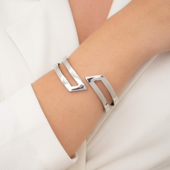 BRACELETE ABRAÇO VAZADO FIO QUADRADO - comprar online