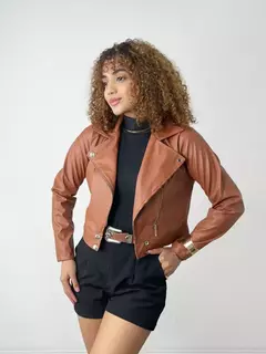 JAQUETA FEMININA BIKER EM COURINO COM BOTÕES KARINA REF. 1506 - comprar online