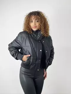 JAQUETA FEMININA PUFFER EM COURINO COM CAPUZ MIRELI REF. 1509