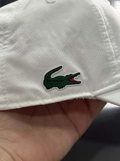 Boné Lacoste Branco na internet