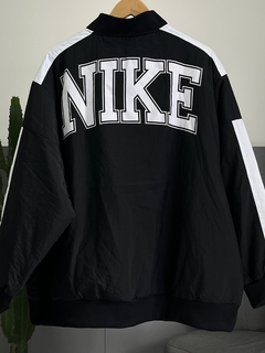 Jaqueta Nike Team na internet
