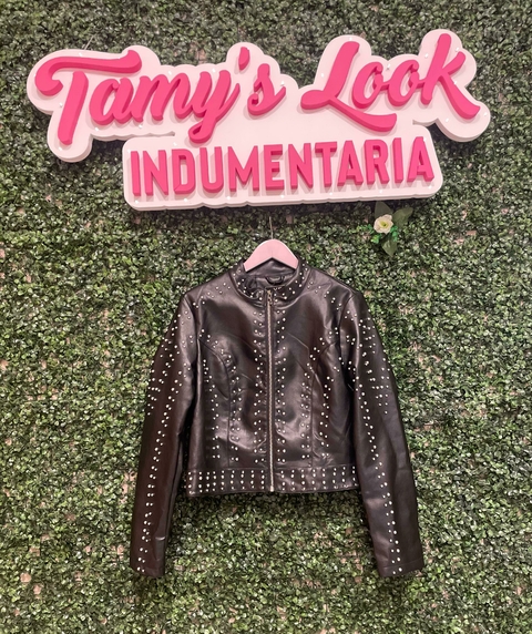 Campera con tachas ♥️