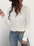 Blusa Lese Floral com Gola V e Manga Bordada - loja online