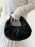 Bolsa de Mão de Couro com Pregas em Formato de Nuvem - comprar online