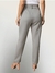 Calça Alfaiataria Slim – A Elegância Que Veste o Dia a Dia - Minimei