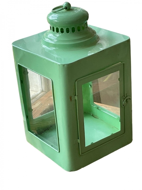 Luminária, suporte de velas , em latão com 4 vidros nas laterais, cor verde , nunca usada, mede 35x20x20 cm largura