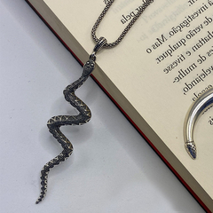 Pingente Cobra Envelhecida - comprar online
