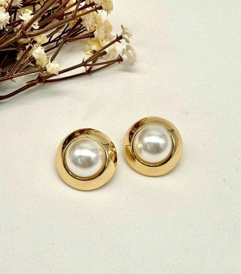 Brinco botão pérola