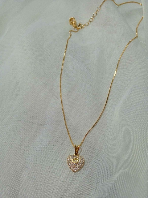 Colar Coração com Coroa Cravejado