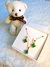Conjunto trevo com pedra verde esmeralda