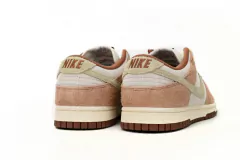 Dunk "white/brown" na internet