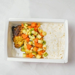 Sobrecoxa de frango, Arroz branco e legumes - comprar online