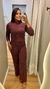 Conjunto Blusa Gola Alta e Calça Reta