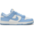 Lateral do Nike Dunk Low Polar Blue, evidenciando os detalhes do design e o swoosh icônico.