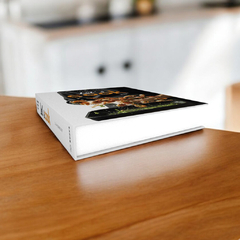 Vista superior da Book Box Let's Cook fechada. Produto sofisticado e temático para chefs, amantes da cozinha e decoração gourmet.