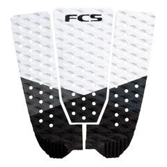 Deck FCS Pro Model Kolohe Andino branco e preto com textura antiderrapante e design em 3 peças. Performance, leveza e controle para surfistas exigentes.