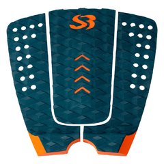 Deck Silverbay Signature azul escuro com laranja, design moderno e antiderrapante, indicado para controle máximo nos pés durante as manobras.