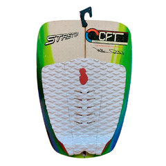 Deck Stretch branco com detalhe vermelho e 3 peças. Alta aderência, cola 3M e tail kick anatômico para controle total nas ondas.
