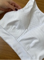 Top texturizado com decote V branco - comprar online