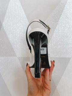 Scarpin Slingback na internet