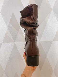Bota de Couro Cano Enrugado na internet