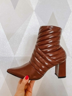 Bota Cano Curto