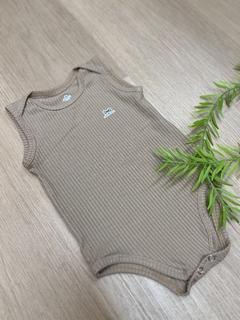 Conjunto Body Regata Menino Bege na internet