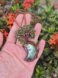 Colar Floresta Lunar • Labradorita na internet