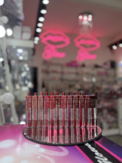 Labial Lip combo matte Beauty model