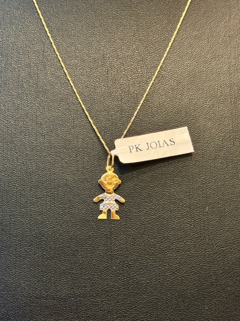 Pingente Menino com Detalhe em Ouro Branco